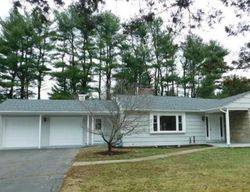 Pre-foreclosure Listing in KNOLL RD HAMDEN, CT 06518