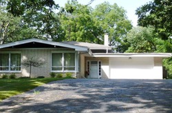 Pre-foreclosure in  HILLANDALE RD Richmond, IL 60071
