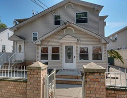 Pre-foreclosure in  GIEGERICH PL Bronx, NY 10465
