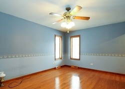 Pre-foreclosure in  ROSEDALE TER Crete, IL 60417