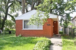 Pre-foreclosure in  W 110TH PL Chicago, IL 60643