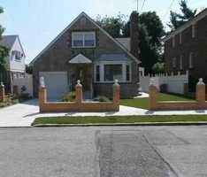 Pre-foreclosure Listing in 213TH ST BAYSIDE, NY 11360