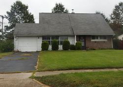 Pre-foreclosure in  JONQUIL LN Levittown, PA 19055