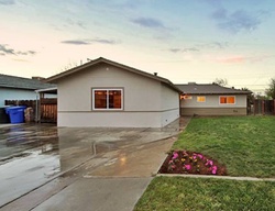 Pre-foreclosure Listing in E MALONE ST HANFORD, CA 93230