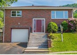 Pre-foreclosure Listing in GURNEE AVE HAVERSTRAW, NY 10927