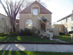 Pre-foreclosure in  S GREEN BAY AVE Chicago, IL 60633