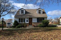 Pre-foreclosure in  MANSFIELD DR Greendale, WI 53129