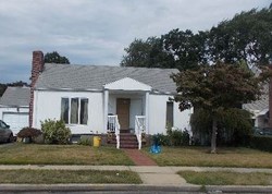 Pre-foreclosure Listing in WILLARD AVE FARMINGDALE, NY 11735