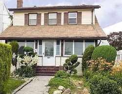 Pre-foreclosure Listing in OAK ST LYNBROOK, NY 11563