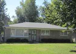 Pre-foreclosure in  GLADDEN DR Louisville, KY 40218