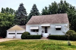 Pre-foreclosure Listing in PENNSYLVANIA AVE WEST BEND, WI 53095