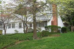 Pre-foreclosure in  DEVON RD Great Neck, NY 11023