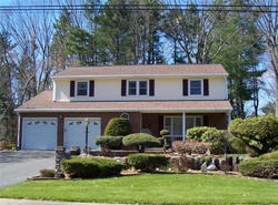 Pre-foreclosure in  ZIMMER RD East Hartford, CT 06118