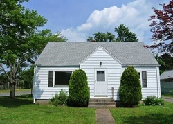 Pre-foreclosure in  CLEMENT RD East Hartford, CT 06118