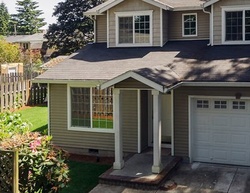 Pre-foreclosure in  SE 158TH AVE Portland, OR 97233