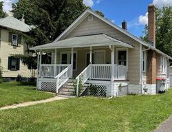 Pre-foreclosure in  HOWARD ST Vineland, NJ 08360