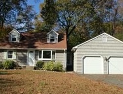 Pre-foreclosure in  WINNEPOGE DR Fairfield, CT 06825