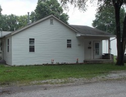 Pre-foreclosure Listing in JEFFERSON ST CARLYLE, IL 62231