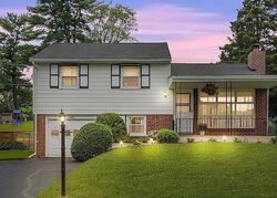 Pre-foreclosure in  GREEN HILL RD King Of Prussia, PA 19406