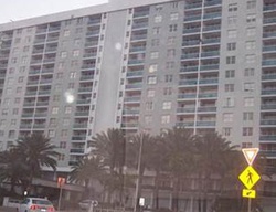 Pre-foreclosure in  INDIAN CREEK DR D Miami Beach, FL 33141