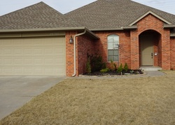 Pre-foreclosure Listing in COLONY AVE HARRAH, OK 73045