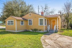 Pre-foreclosure in  SAINT AUGUSTINE RD Jacksonville, FL 32207