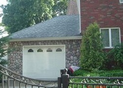 Pre-foreclosure in  OAK AVE Staten Island, NY 10306