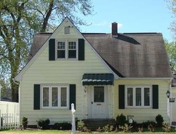 Pre-foreclosure in  W MOLLOY RD Syracuse, NY 13211