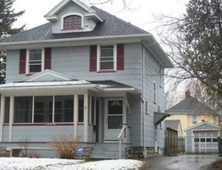 Pre-foreclosure in  NAVARRE RD Rochester, NY 14621