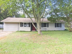 Pre-foreclosure in  HILLSIDE PL North Augusta, SC 29841