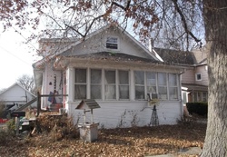 Pre-foreclosure Listing in SQUIRES AVE DIXON, IL 61021