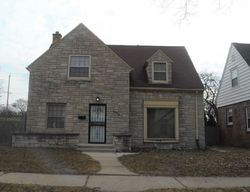 Pre-foreclosure in  N 67TH ST Milwaukee, WI 53218