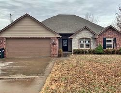 Pre-foreclosure in  S 41ST ST E Muskogee, OK 74403