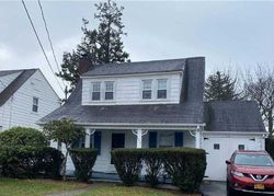 Pre-foreclosure in  INDEPENDENCE AVE Freeport, NY 11520