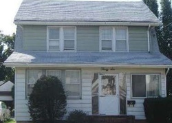 Pre-foreclosure Listing in MALDEN AVE LYNBROOK, NY 11563