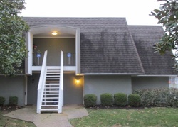 Pre-foreclosure in  LA FONTENAY CT Louisville, KY 40223