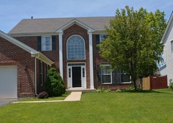 Pre-foreclosure in  MANHATTAN CIR Oswego, IL 60543
