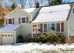 Pre-foreclosure in  QUAKER WAY Shrewsbury, NJ 07702