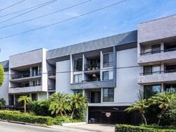 Pre-foreclosure in  N DOHENY DR  West Hollywood, CA 90069