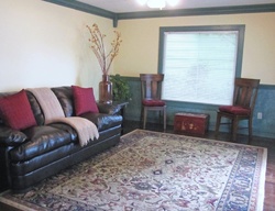 Pre-foreclosure in  CENTENNIAL BLVD Springfield, OR 97477