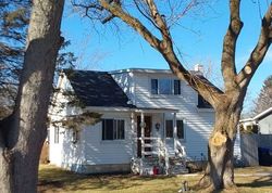 Pre-foreclosure Listing in N HARPER RD WAUKEGAN, IL 60087