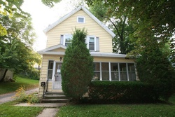 Pre-foreclosure Listing in VINE ST WOODSTOCK, IL 60098