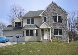 Pre-foreclosure in  W FORRESTVIEW RD Brookhaven, PA 19015