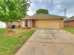  Cambridge Dr, Oklahoma City OK