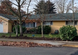 Pre-foreclosure in  NW BIRCH ST Mcminnville, OR 97128