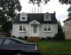 Pre-foreclosure Listing in PERSHING AVE MIDDLESEX, NJ 08846
