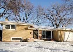 Pre-foreclosure Listing in N LAWNDALE AVE LINCOLNWOOD, IL 60712