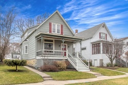 Pre-foreclosure Listing in HIGHLAND AVE BLUE ISLAND, IL 60406