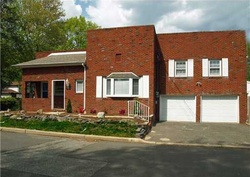 Pre-foreclosure Listing in WYLIE ST AVENEL, NJ 07001