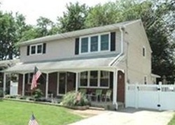Pre-foreclosure Listing in CUTLER AVE MAPLE SHADE, NJ 08052
